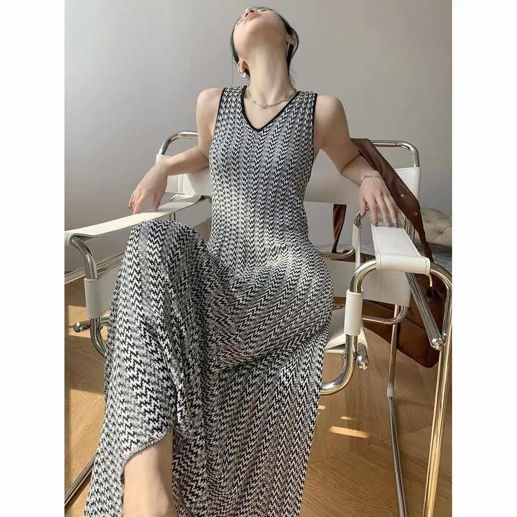 Sleeveless Summer Dress 2024 for Pear-Shaped Figure