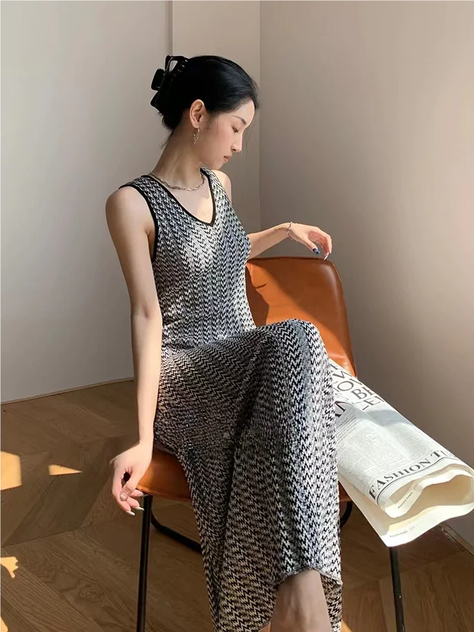Sleeveless Summer Dress 2024 for Pear-Shaped Figure