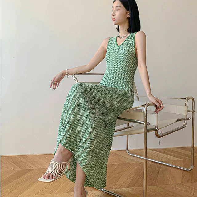 Sleeveless Summer Dress 2024 for Pear-Shaped Figure