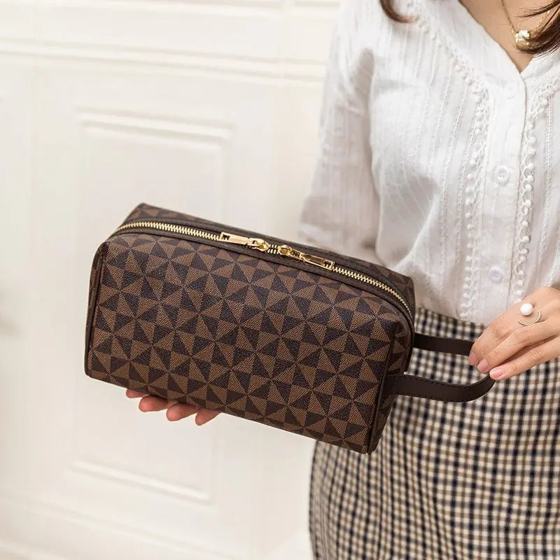 Large Capacity Portable Makeup Bag - Simple Design